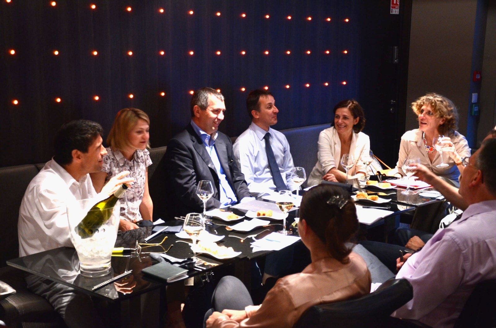 Les membres de CitéTalent réunis autour d’une table